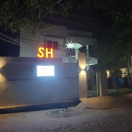 Apartamento Oonjal Veedu Kuttālam Exterior foto