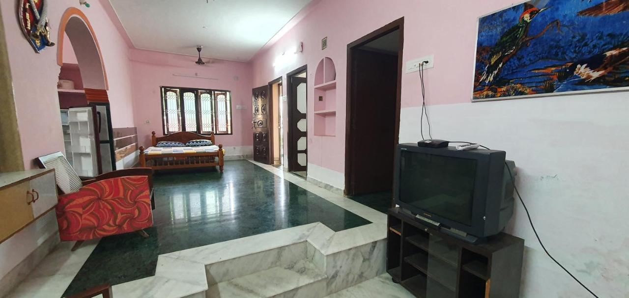 Apartamento Oonjal Veedu Kuttālam Exterior foto